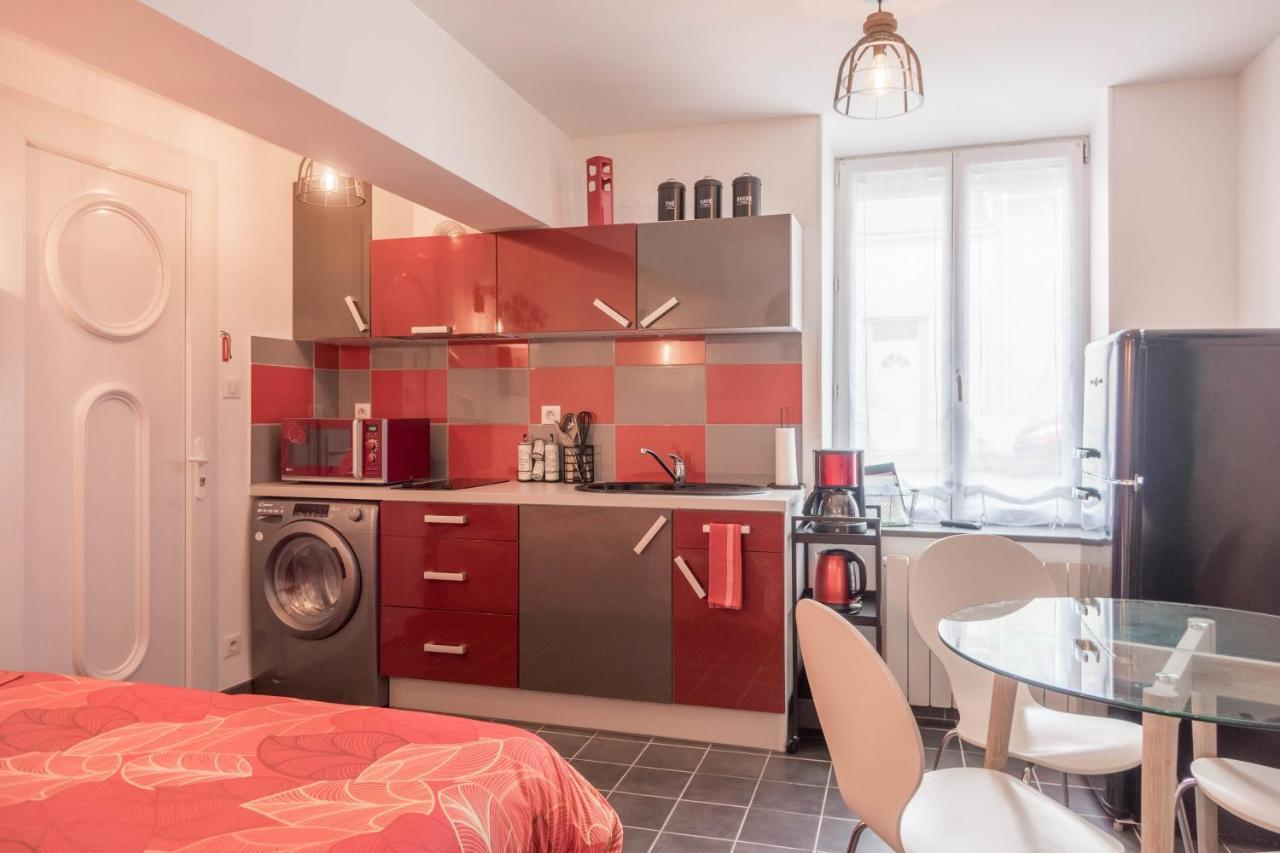 Saint-Denis-de lʼHôtel Studio Le Ligerien מראה חיצוני תמונה
